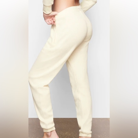 NWT! SKIMS Size 3X bone waffle crop sweatshirt and joggers set - Picture 4 of 13